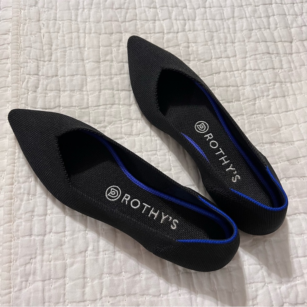 Rothy’s The Pointe - size 8 - black with blue